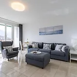 Belvedere Walking Distance From Train Station *