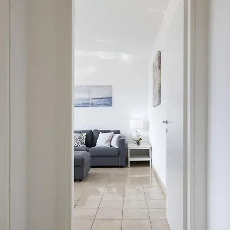 Belvedere Walking Distance From Train Station *