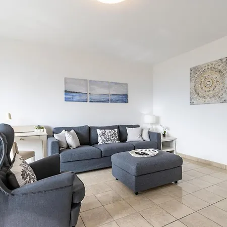 Belvedere Walking Distance From Train Station