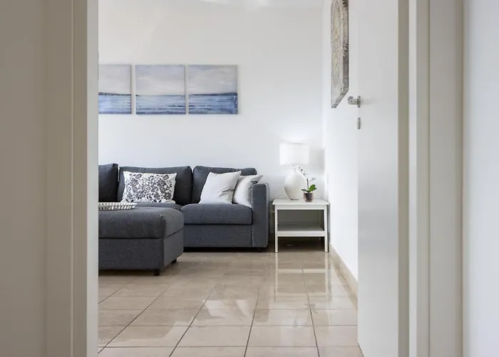 Apartment Belvedere Walking Distance From Train Station *