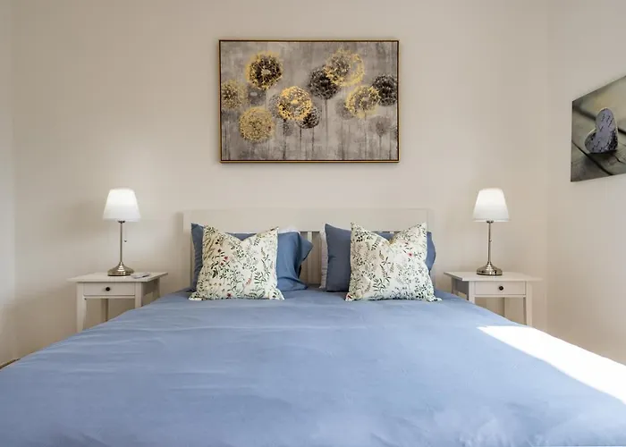 Belvedere Walking Distance From Train Station