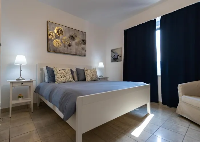 Belvedere Walking Distance From Train Station