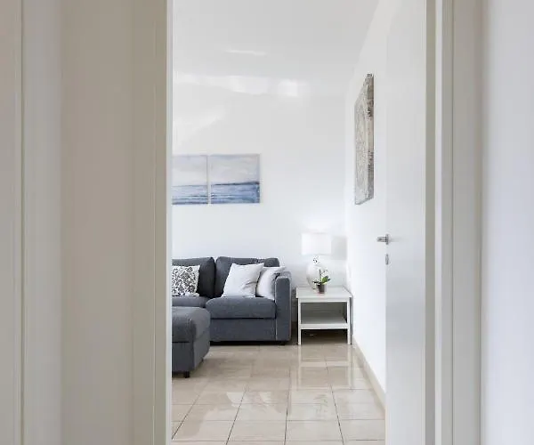 Belvedere Walking Distance From Train Station *