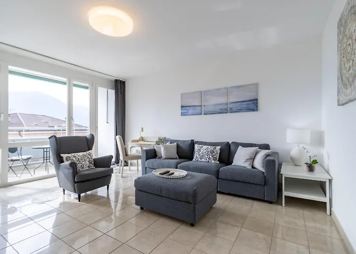 Belvedere Walking Distance From Train Station *