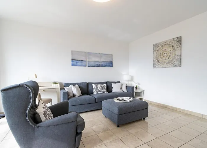 Belvedere Walking Distance From Train Station