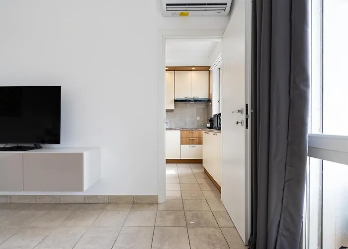 Belvedere Walking Distance From Train Station