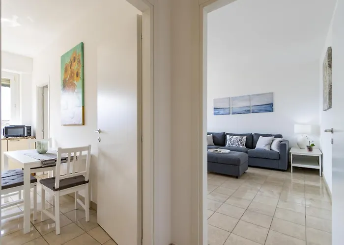 Apartment Belvedere Walking Distance From Train Station *