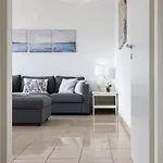 Appartement Belvedere Walking Distance From Train Station *